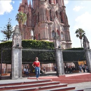 Meet your Posher, Mayra michelle